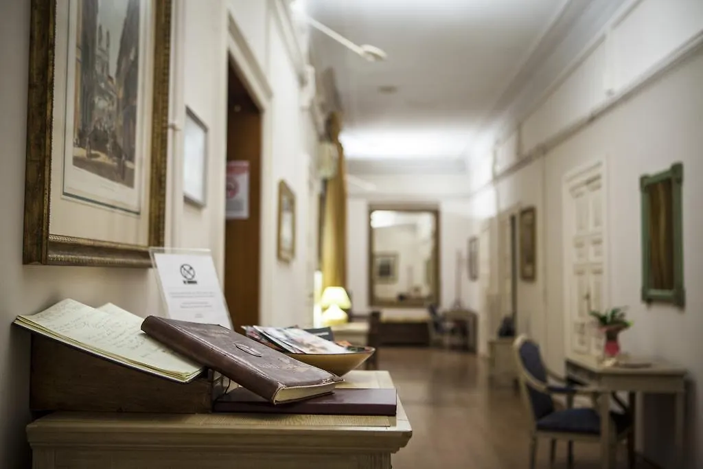 Hotel Adler Roma 2*,  İtalya