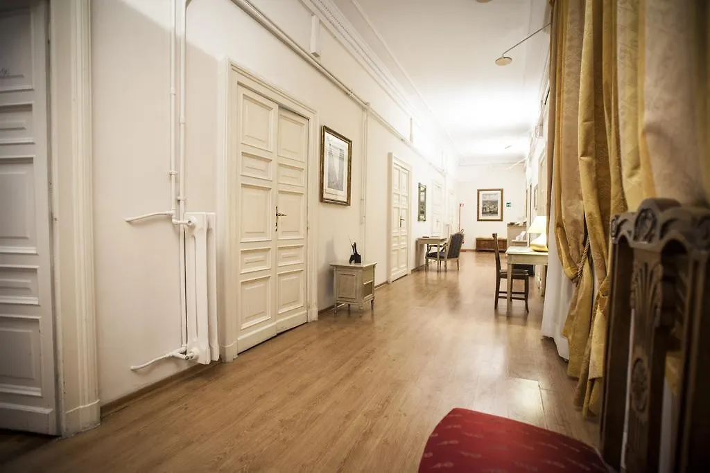 Hotel Adler Roma 2*,  İtalya